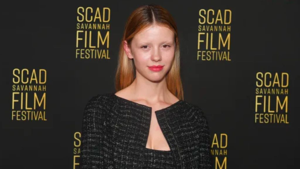 mia goth