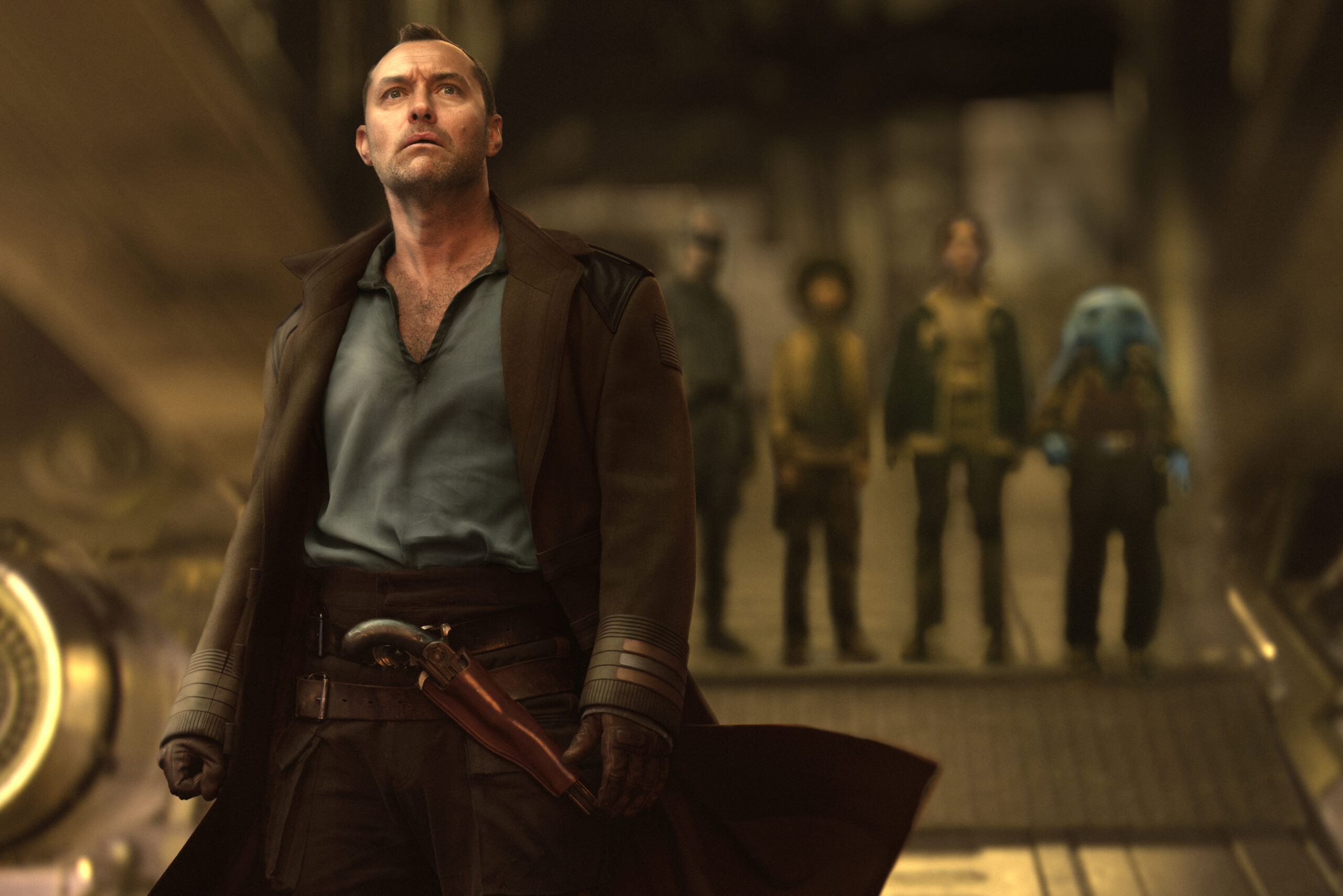 Jude Law Teases a “Glorious Ending” to ‘Skeleton Crew’